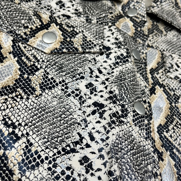 Y2K 2000s Bratz Fashion Women's Cloud Ten Faux Leather Snake Print Jacket - Picture 3 of 11